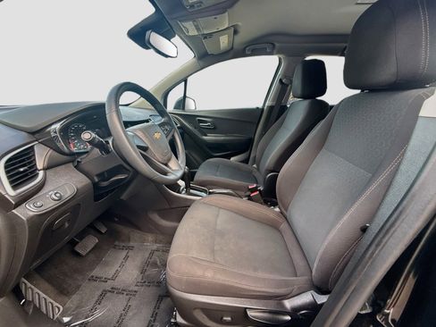 Used 2019 Chevrolet Trax LS FWD image 18
