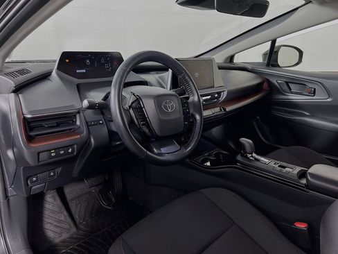Used 2026 Toyota Prius Plug-In Hybrid FWD image 9