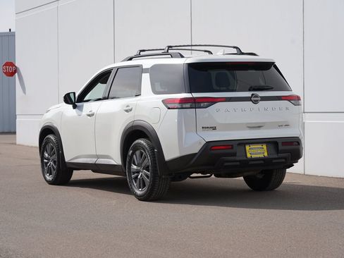Used 2023 Nissan Pathfinder SV AWD/4WD image 5