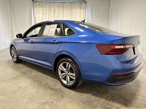 Used 2024 Volkswagen Jetta SE FWD image 4