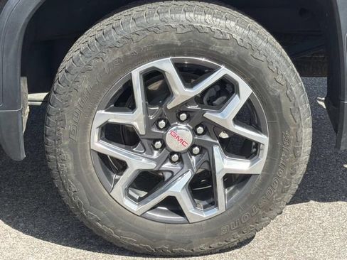 Used 2024 GMC Sierra 1500 SLT w/ SLT Premium Package AWD/4WD image 15