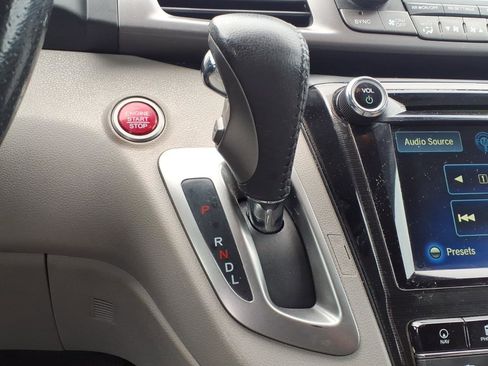 Used 2014 Honda Odyssey Touring Elite image 18