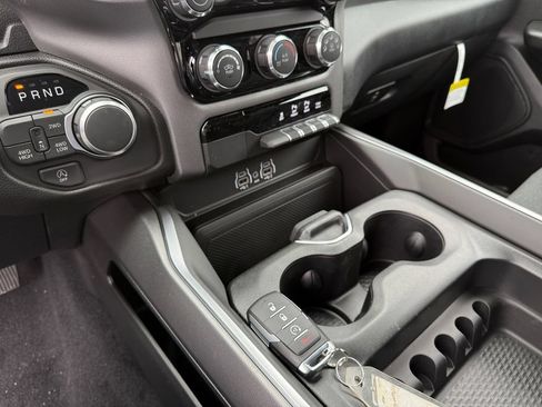 New 2026 RAM 1500 Express AWD/4WD image 19