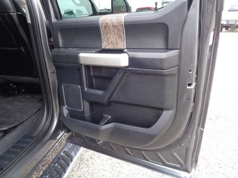 Used 2017 Ford F250 Lariat w/ Chrome Package image 53