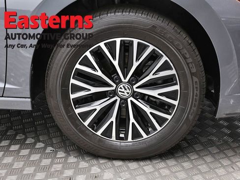 Used 2020 Volkswagen Jetta SE FWD image 31