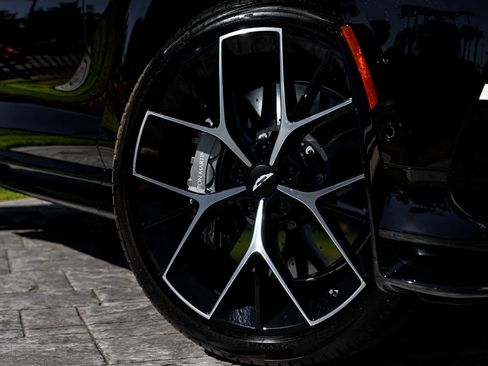 Used 2025 Aston Martin DBX 707 image 4