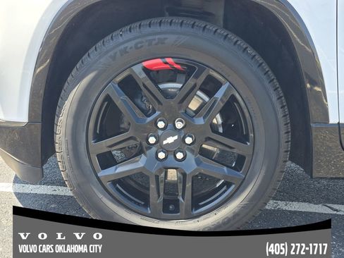Used 2021 Chevrolet Traverse Premier w/ Redline Edition FWD image 9