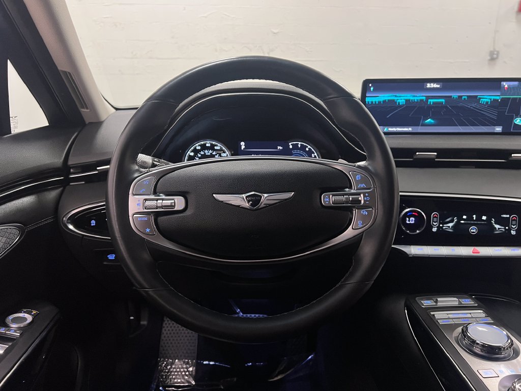 Used 2025 Genesis GV70 2.5T AWD/4WD image 14