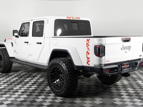 Used 2020 Jeep Gladiator Overland image 4