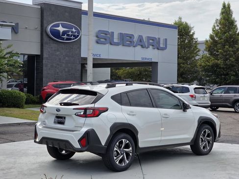 Used 2024 Subaru Crosstrek 2.0i Premium AWD/4WD image 5
