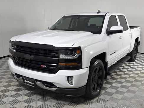 Used 2018 Chevrolet Silverado 1500 LT w/ All Star Edition image 10