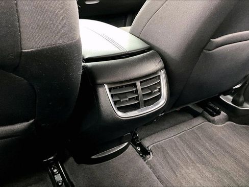 Used 2022 Chevrolet Malibu LT image 33