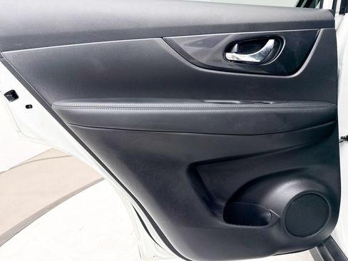 Used 2018 Nissan Rogue S AWD/4WD image 23