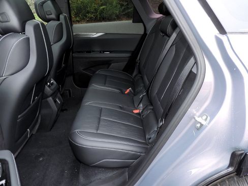 New 2026 Cadillac Optiq Luxury 2 image 16