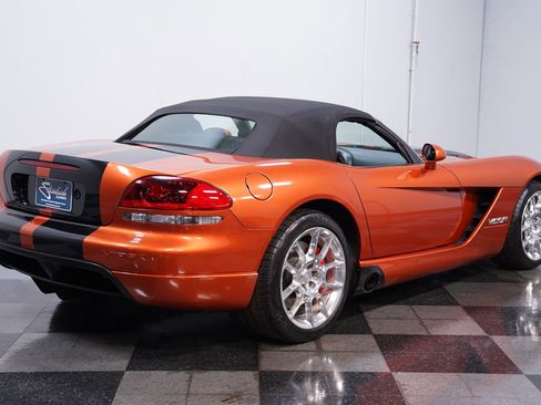 Used 2010 Dodge Viper SRT-10 image 11