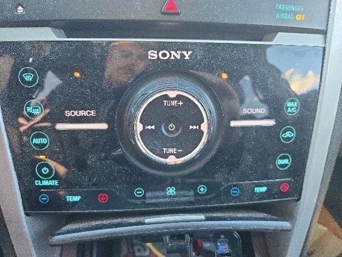 Used 2014 Ford Explorer Limited w/ Equipment Group 301A FWD image 11