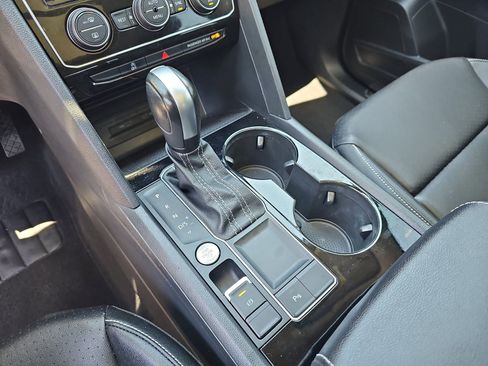 Used 2023 Volkswagen Atlas SE w/ Panoramic Sunroof Package FWD image 30
