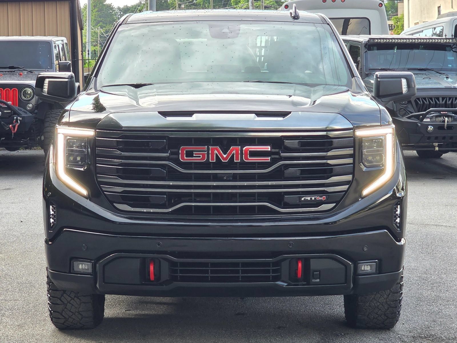 Used 2023 GMC Sierra 1500 AT4 AWD/4WD image 10
