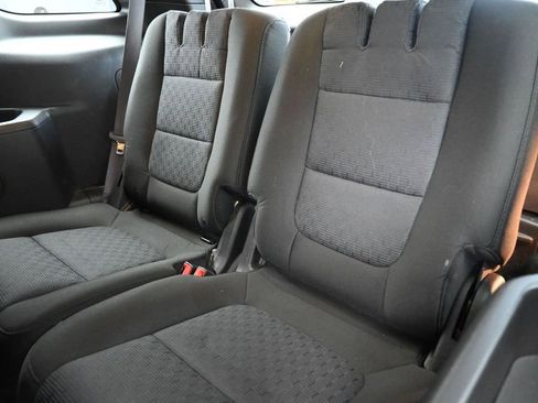 Used 2015 Ford Explorer XLT w/ Equipment Group 201B FWD image 17