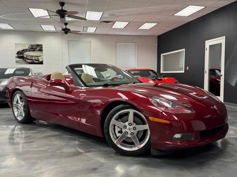 Used 2006 Chevrolet Corvette Convertible w/ Preferred Equipment Group RWD image 3