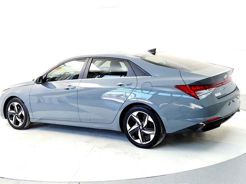 Used 2022 Hyundai Elantra Limited image 4