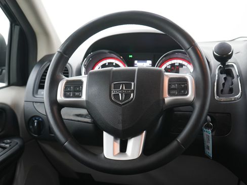 Used 2014 Dodge Grand Caravan SXT w/ Rear Park Assist Package FWD image 20