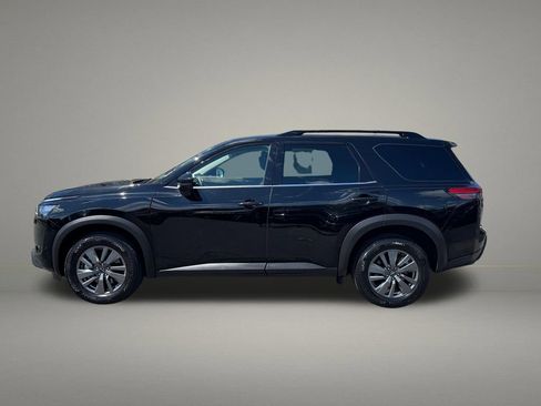 Used 2025 Nissan Pathfinder SV AWD/4WD image 2