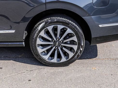 Used 2022 Lincoln Navigator Reserve image 12