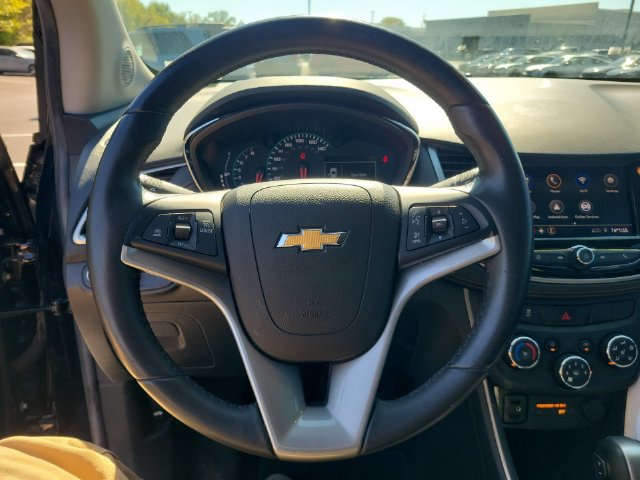 Used 2021 Chevrolet Trax LT w/ Redline Edition AWD/4WD image 30