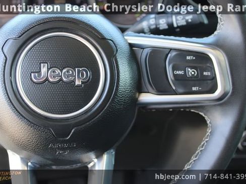 Used 2023 Jeep Wrangler Unlimited Sahara image 18