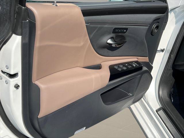 Certified 2025 Lexus ES 350 w/ Premium Package FWD image 10