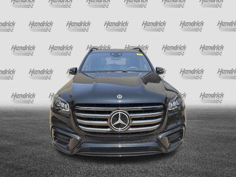 Used 2024 Mercedes-Benz GLS 450 4MATIC image 3