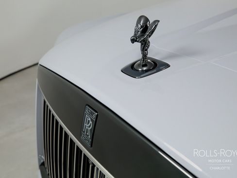 Used 2026 Rolls-Royce Cullinan Black Badge AWD/4WD image 44