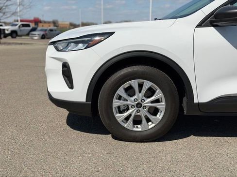 Used 2025 Ford Escape Active AWD/4WD image 11