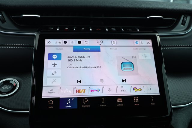 New 2027 Jeep Grand Cherokee Laredo X RWD image 17