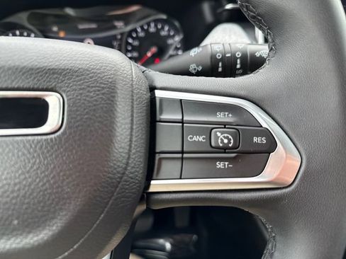 Used 2024 Jeep Compass Latitude AWD/4WD image 23