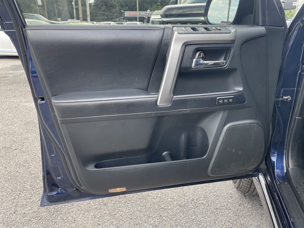Used 2018 Toyota 4Runner Limited AWD/4WD image 38