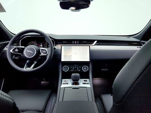 Certified 2025 Jaguar F-PACE R-Dynamic S image 29