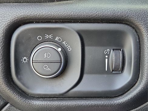 Used 2021 RAM 3500 Tradesman w/ Chrome Appearance Group image 21