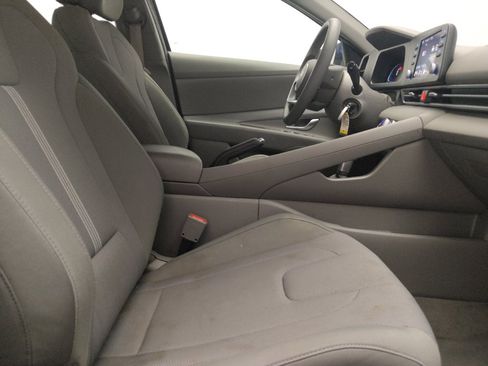 Used 2024 Hyundai Elantra SE FWD image 21