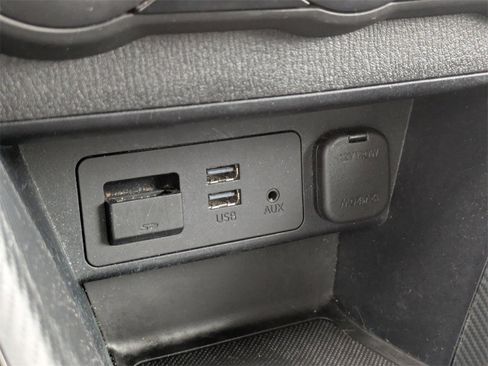 Used 2018 Toyota Yaris iA image 19