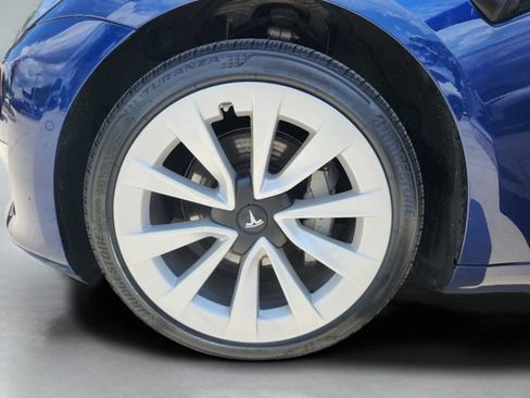 Used 2022 Tesla Model 3 Long Range AWD/4WD image 29