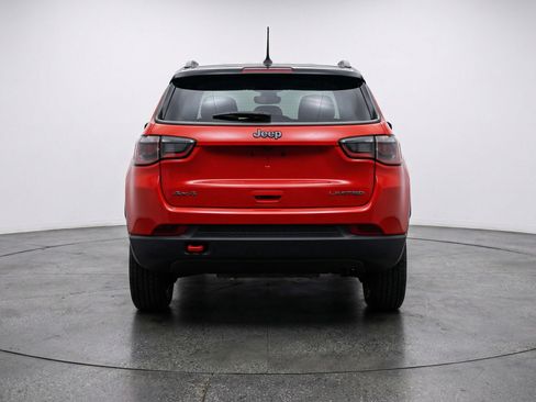 Used 2025 Jeep Compass Trailhawk image 7