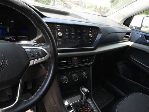 Used 2022 Volkswagen Taos SE AWD/4WD image 6