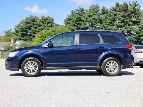 Used 2017 Dodge Journey SXT w/ Comfort/Convenience Group AWD/4WD image 2