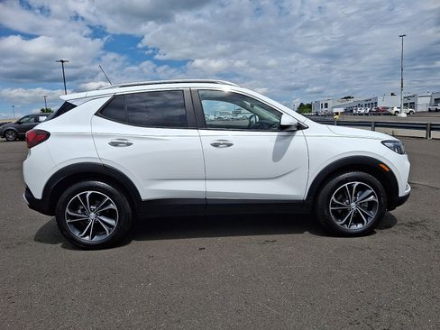 Certified 2023 Buick Encore GX Select w/ Safety Package II AWD/4WD image 7