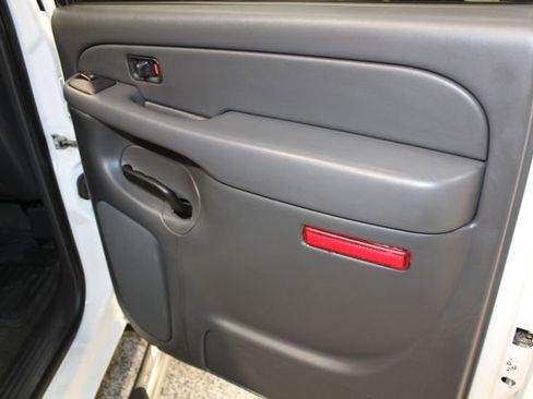 Used 2006 Chevrolet Silverado 2500 LT image 22