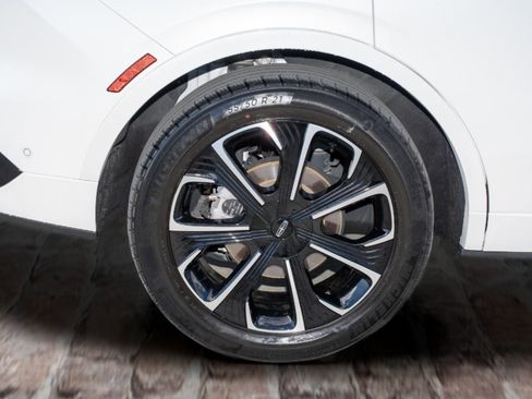 Used 2024 Lincoln Nautilus Reserve image 39