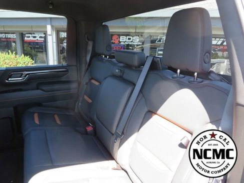 Used 2025 GMC Sierra 2500 AT4 AWD/4WD image 41