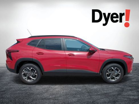 New 2026 Chevrolet Trax LT w/ LT Convenience Package image 2